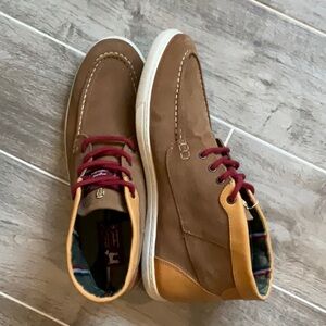 Williot Men’s Suede Chukka Boot 10 NWT